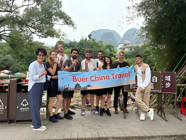 Visitors Enjoy Guilin Private Tour