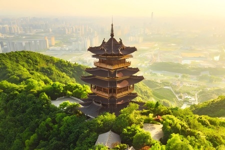 Leifeng Pagoda on Green Mountain Overlooking Hangzhou City