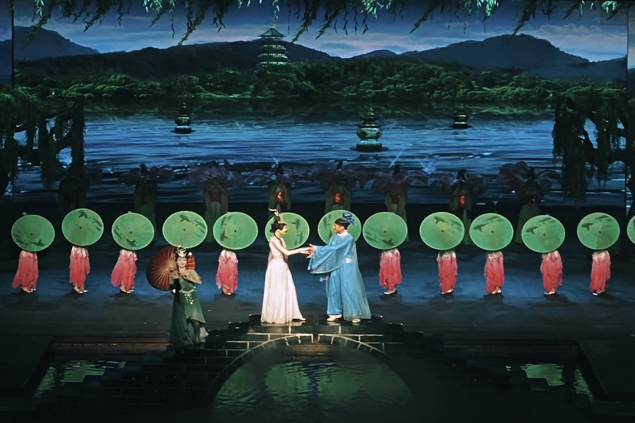Wonderful live performance of Romance of the Song Dynasty, grand theatrical show at Hangzhou Songcheng