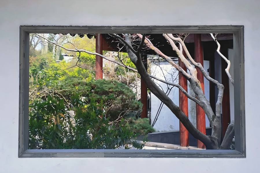 Guo's Villa (Fenyang Villa) on Yanggong Causeway West Lake Hangzhou, hailed as the crown of West Lake classical gardens, a well-preserved late Qing private Jiangnan garden with exquisite pavilions, ponds and rockeries